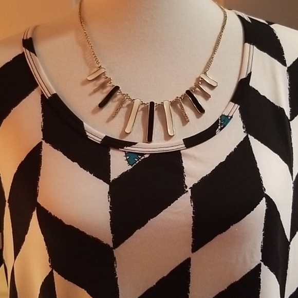 Top - Picture 3 of 3